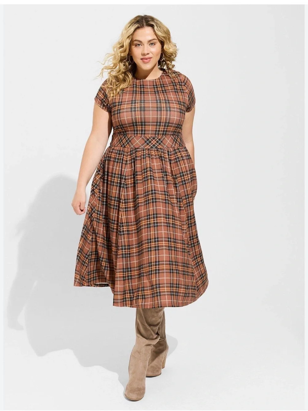 Plaid Short-Sleeve Midi Dress in Rust Plaid - Picture 2 of 3